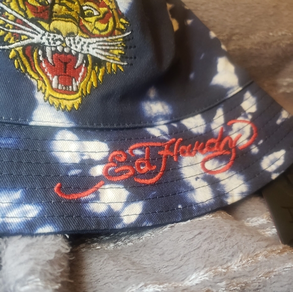 Ed Hardy hat - Picture 2 of 4